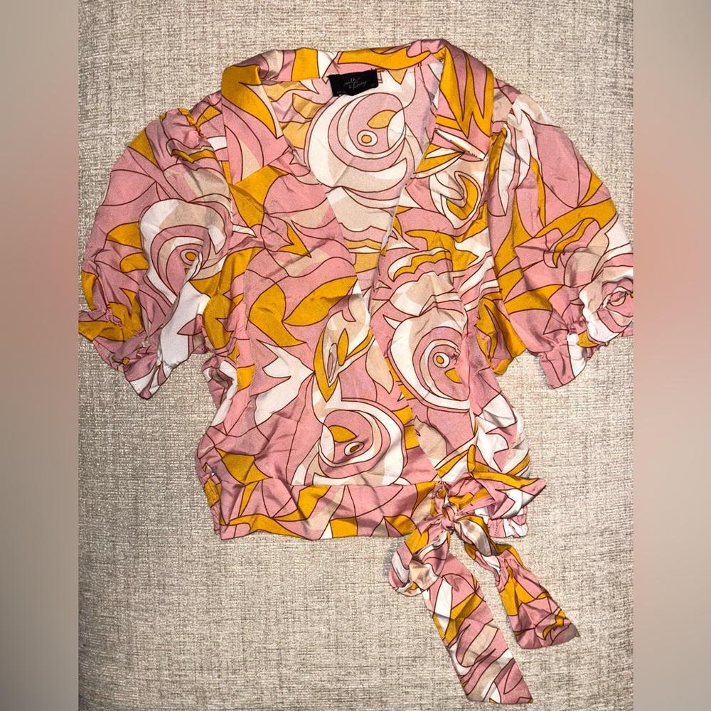 Milk & Honey Retro Mod Swirl Tie Front Smocked Waist Top M Faux Wrap Blouse - Picture 2 of 9
